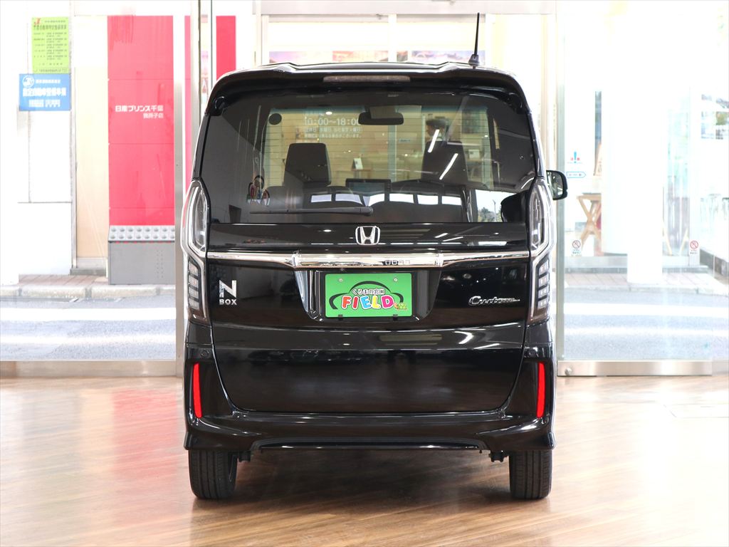 ホンダ　N-BOXカスタム