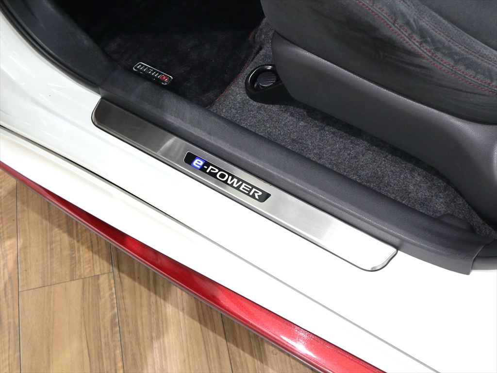ニッサン　ノート