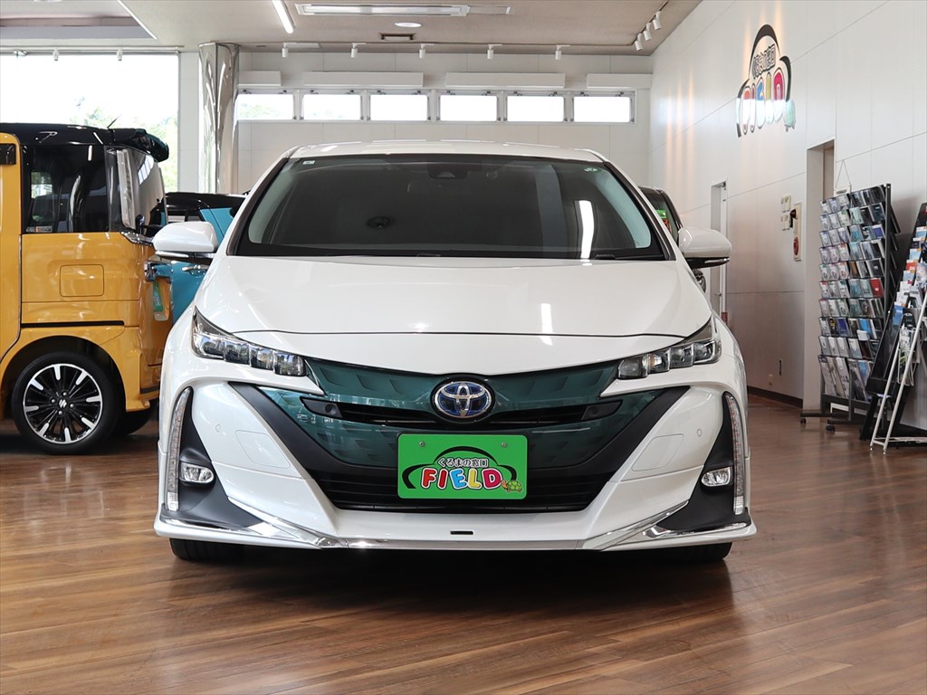 トヨタ　プリウスPHV