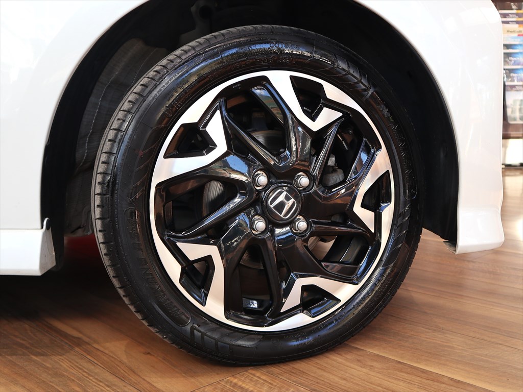 ホンダ　N-BOXカスタム