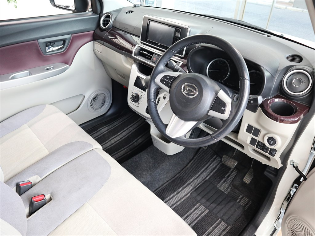 ダイハツ　キャスト