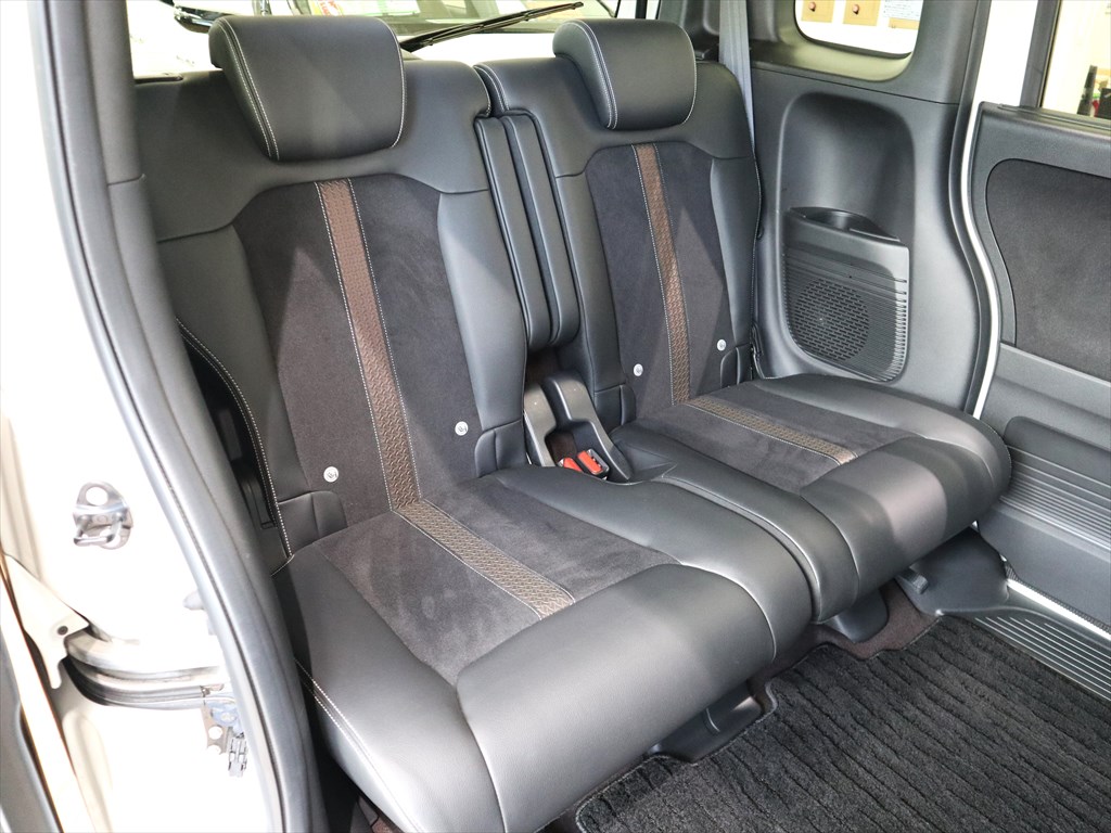 ホンダ　N-BOXカスタム