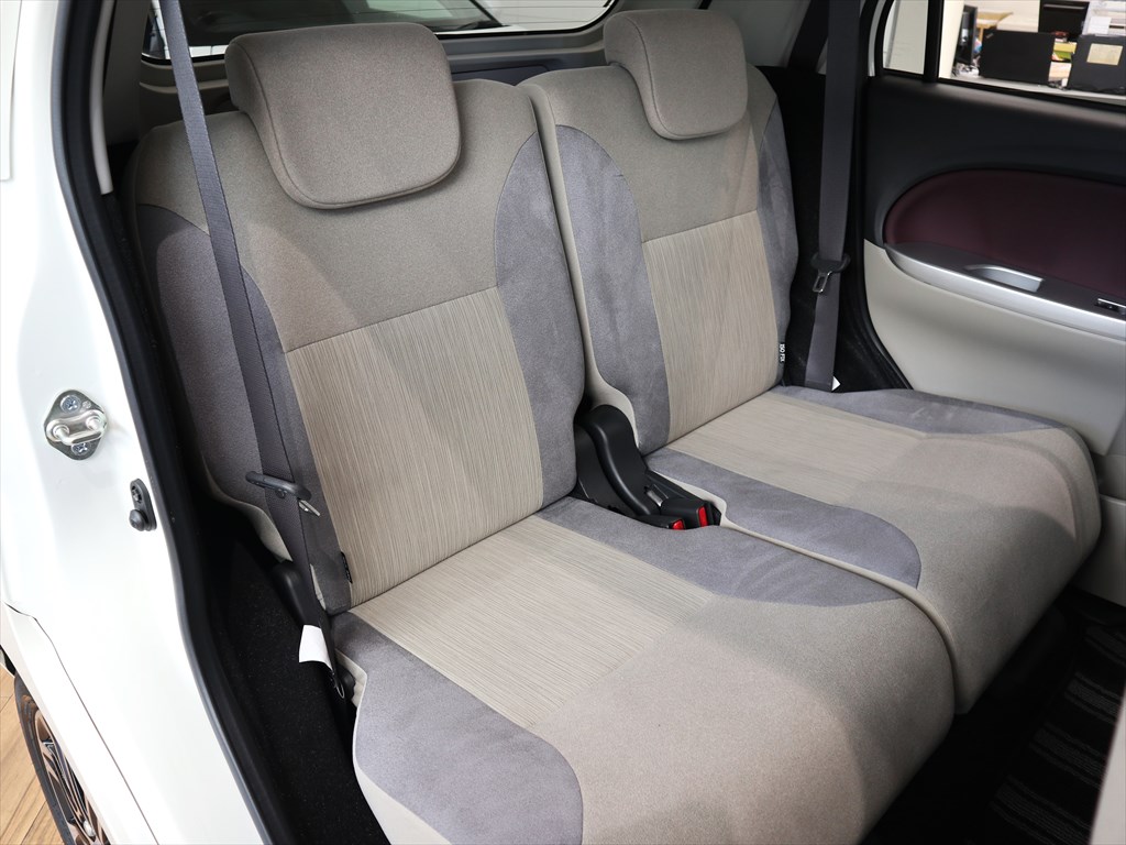 ダイハツ　キャスト