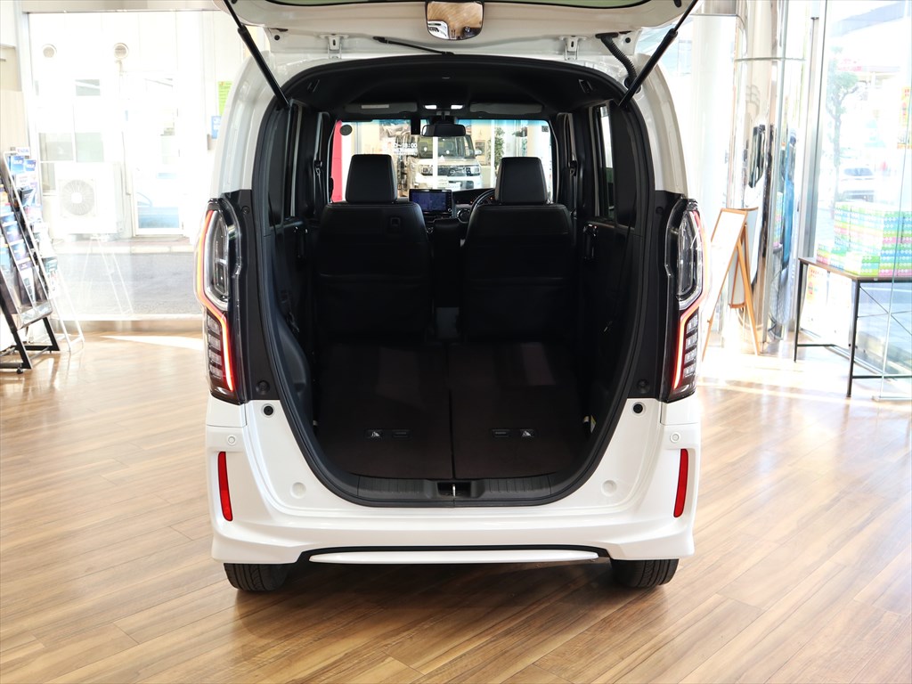 ホンダ　N-BOXカスタム