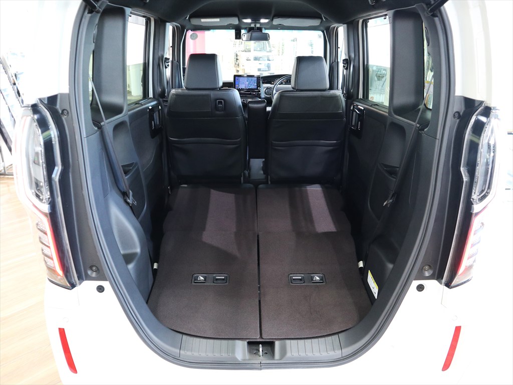 ホンダ　N-BOXカスタム