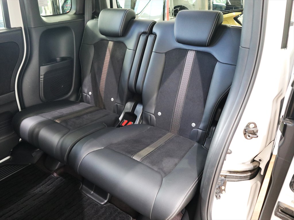 ホンダ　N-BOXカスタム