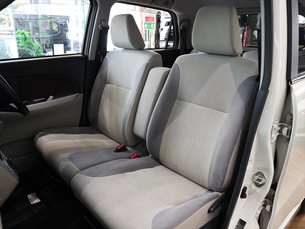 ダイハツ　キャスト