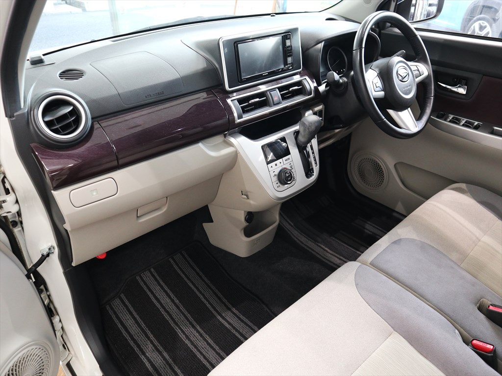 ダイハツ　キャスト