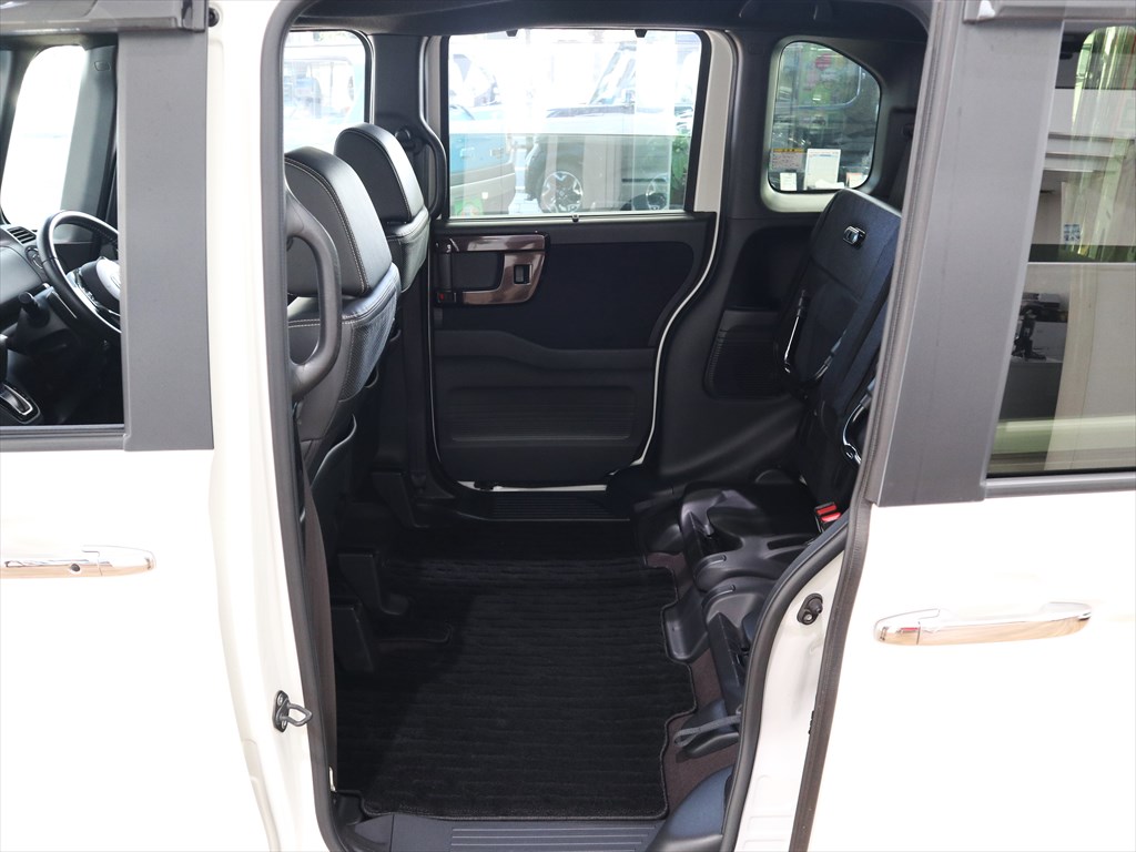 ホンダ　N-BOXカスタム