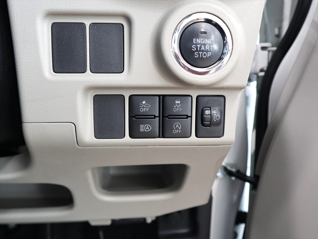 ダイハツ　キャスト