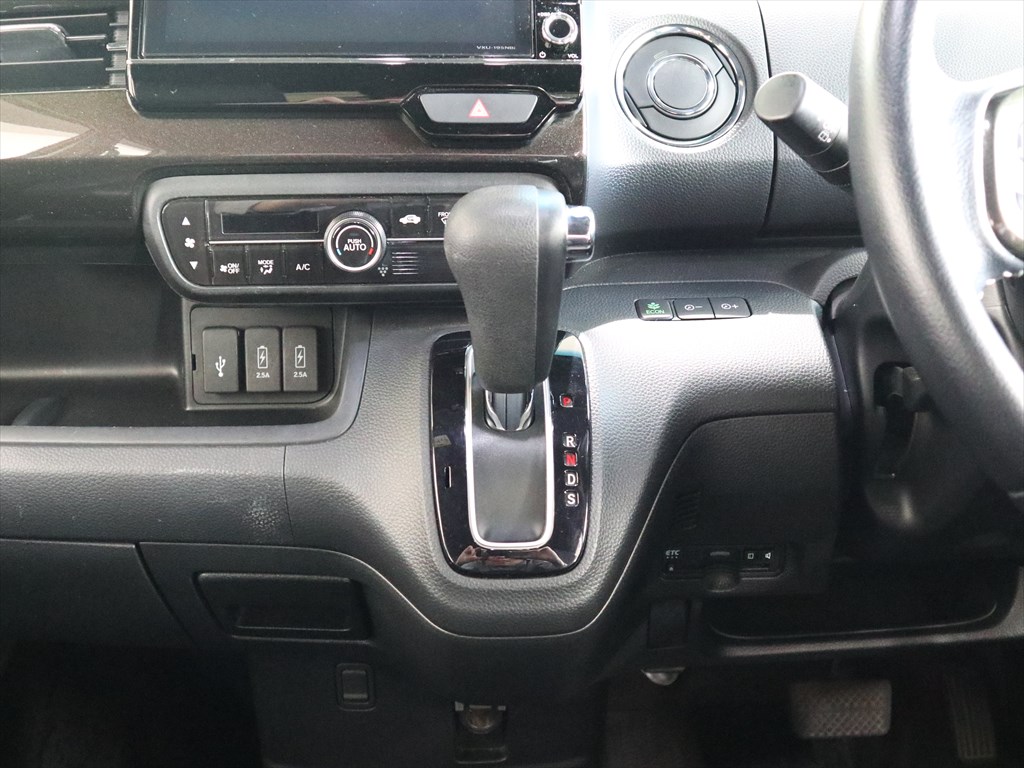 ホンダ　N-BOXカスタム