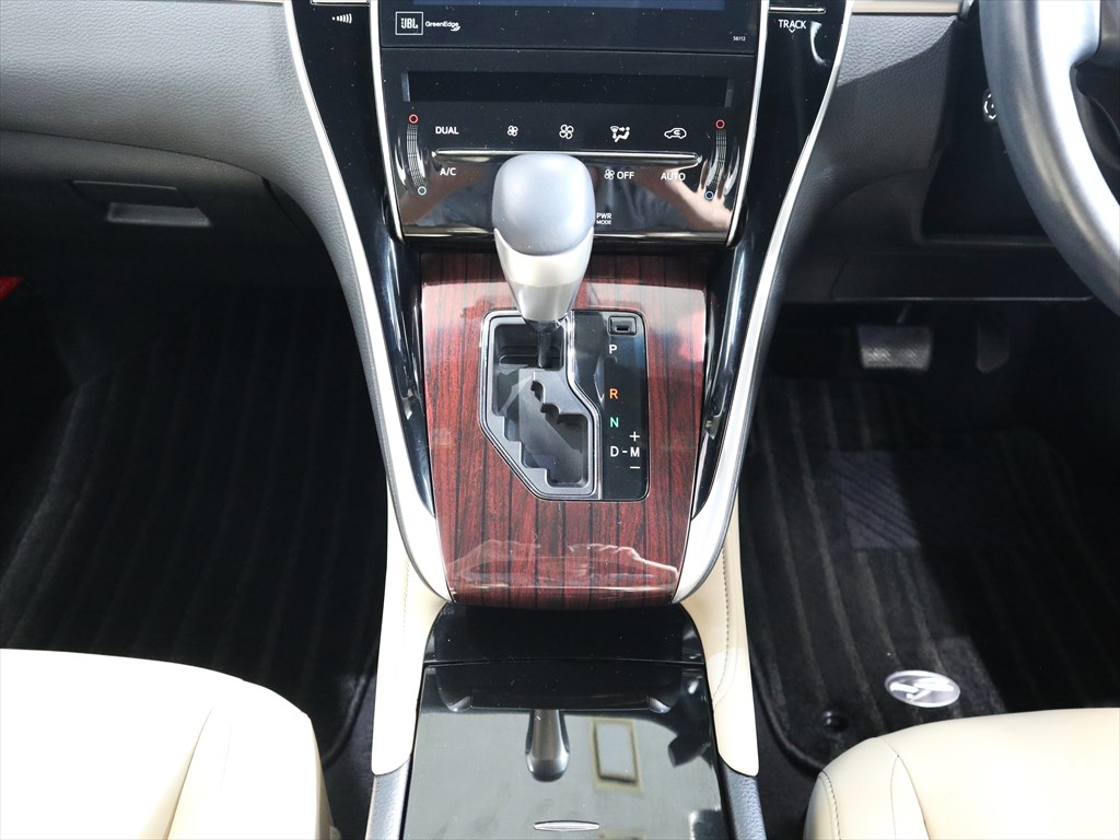 トヨタ　ハリアー