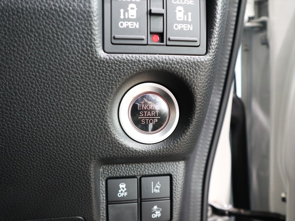 ホンダ　N-BOXカスタム