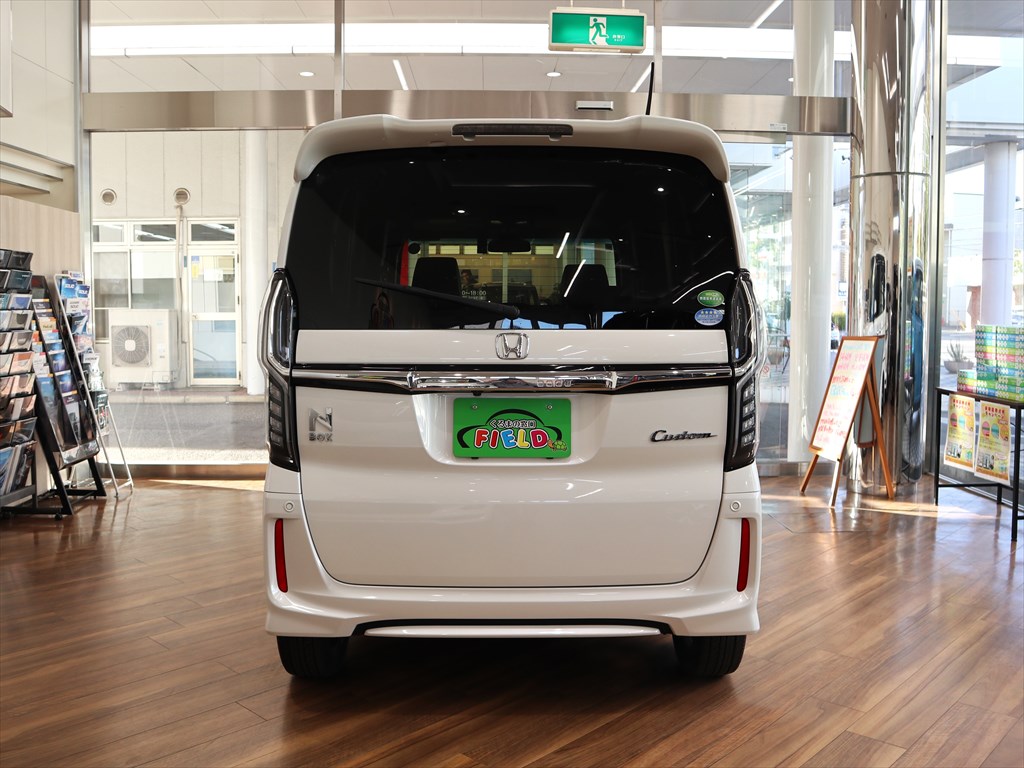 ホンダ　N-BOXカスタム