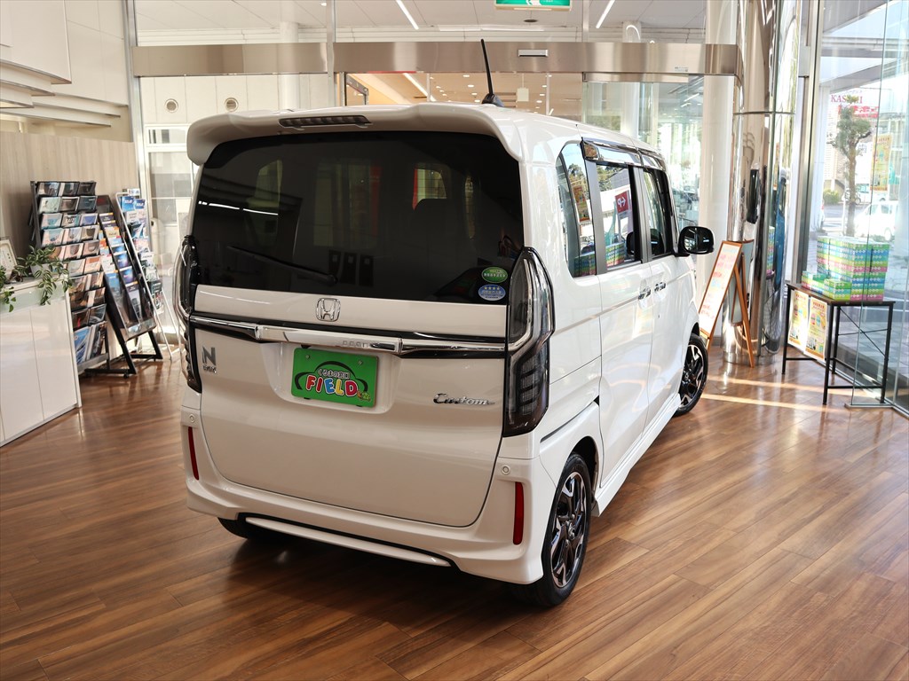 ホンダ　N-BOXカスタム