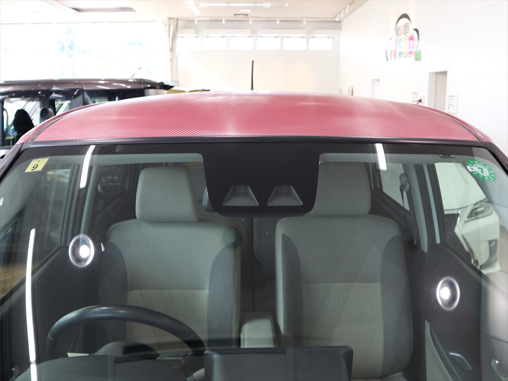 ダイハツ　キャスト