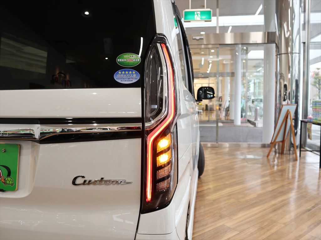 ホンダ　N-BOXカスタム