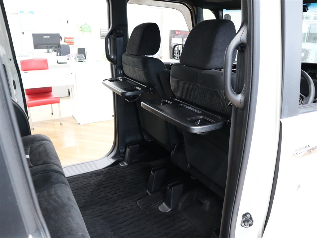 ホンダ　N-BOXカスタム