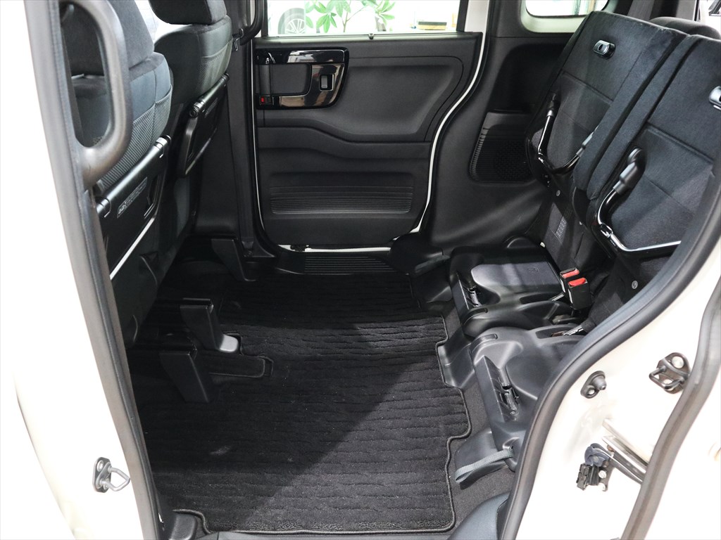 ホンダ　N-BOXカスタム