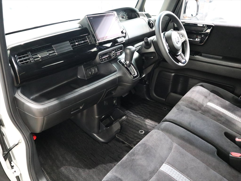 ホンダ　N-BOXカスタム