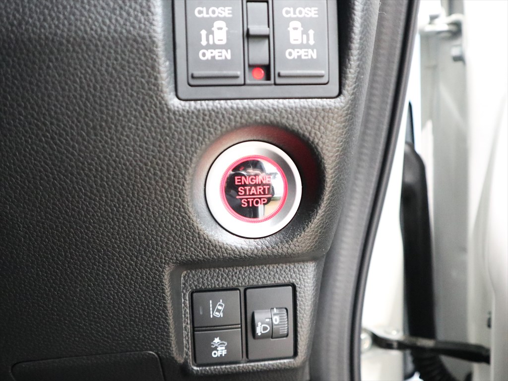 ホンダ　N-BOXカスタム