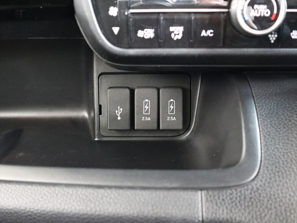 ホンダ　N-BOXカスタム