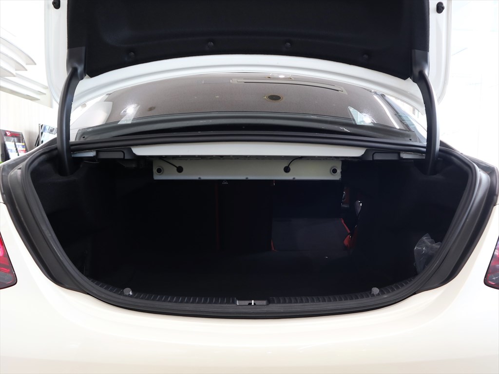 メルセデスベンツ　Cクラスセダン