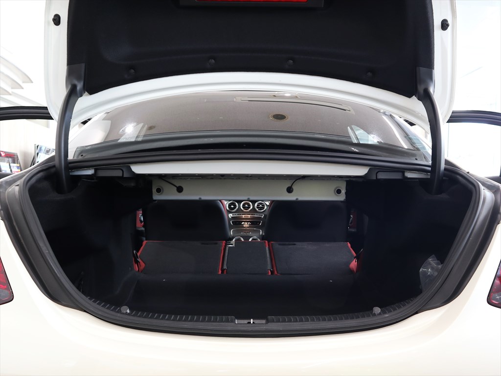 メルセデスベンツ　Cクラスセダン