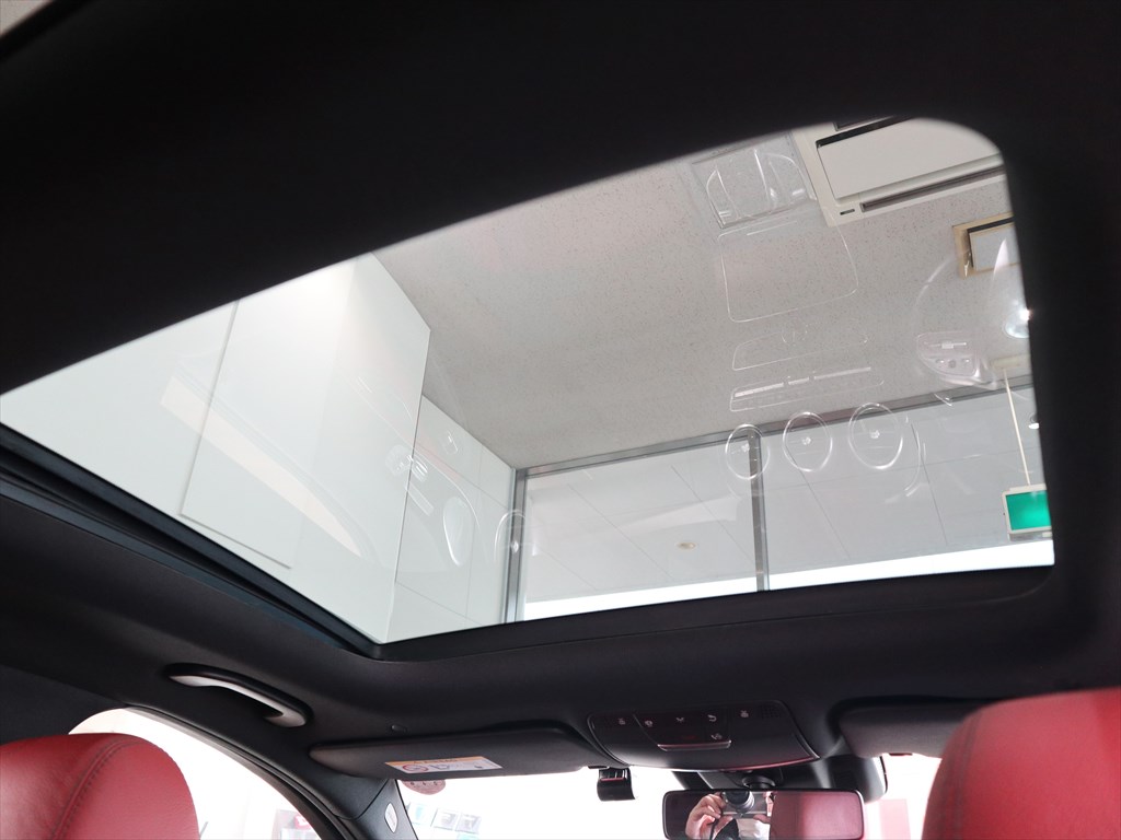 メルセデスベンツ　Cクラスセダン