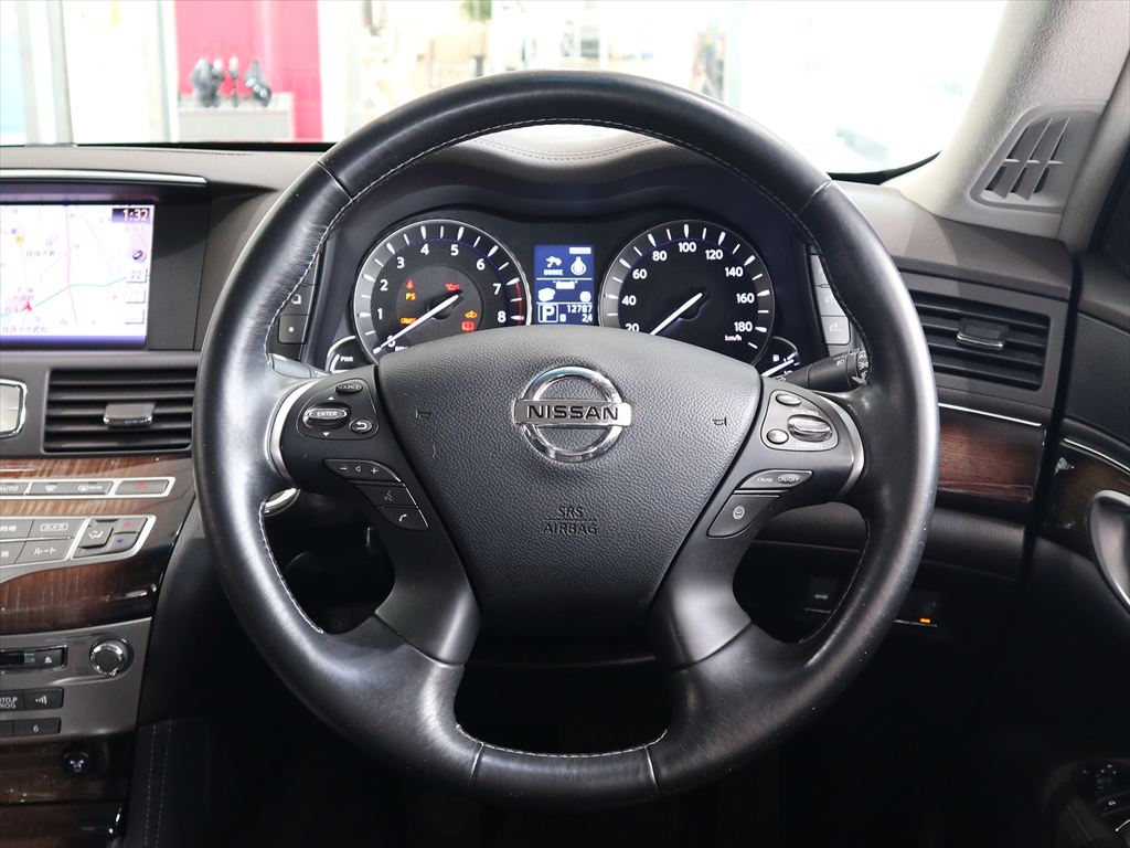 日産　フーガハイブリッド