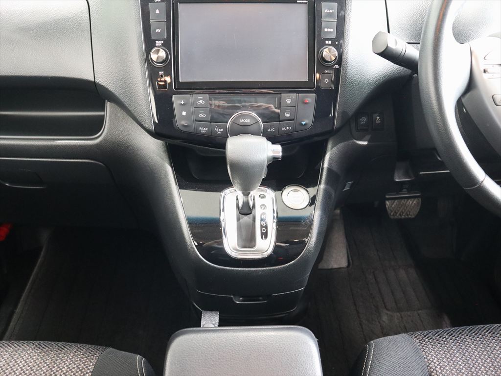 日産　セレナ