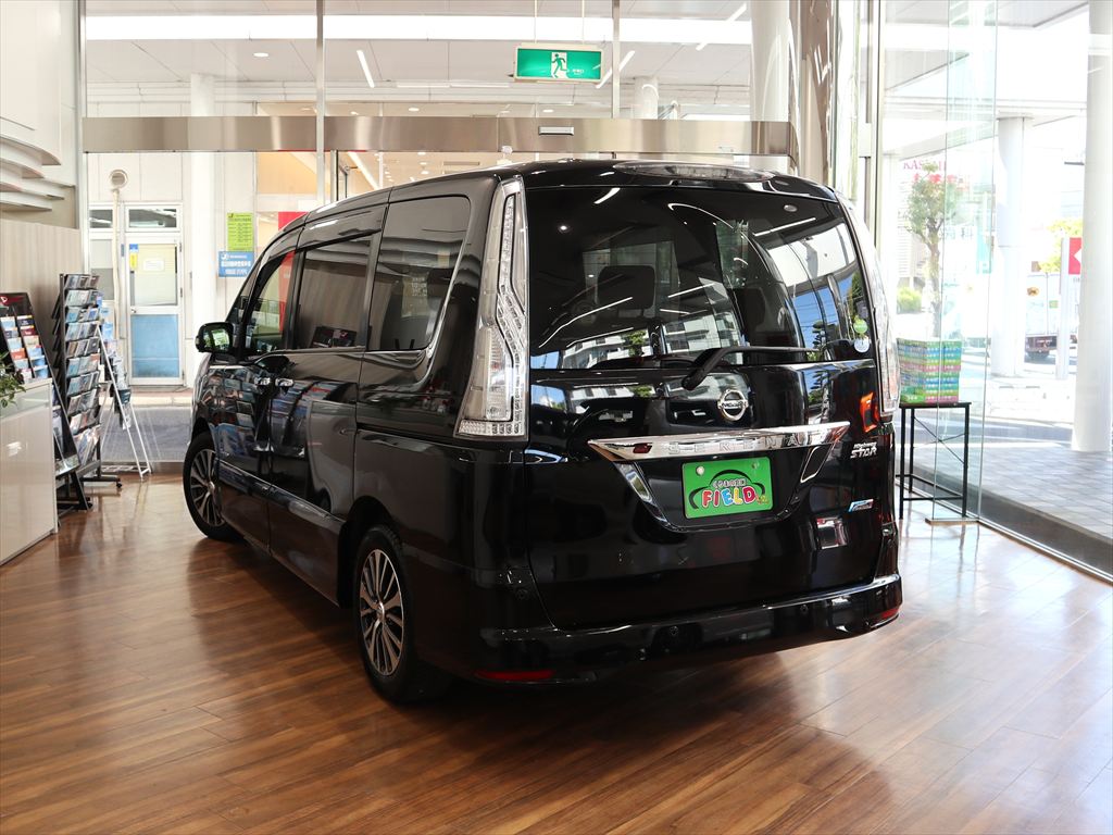 日産　セレナ