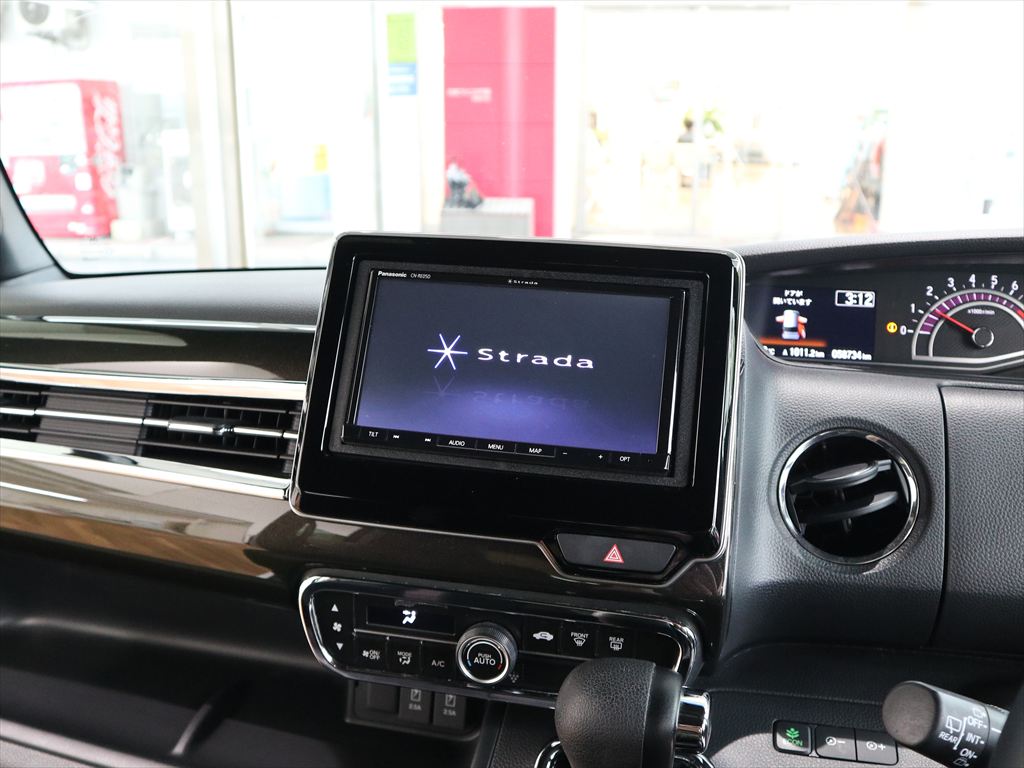 ホンダ　N-BOXカスタム