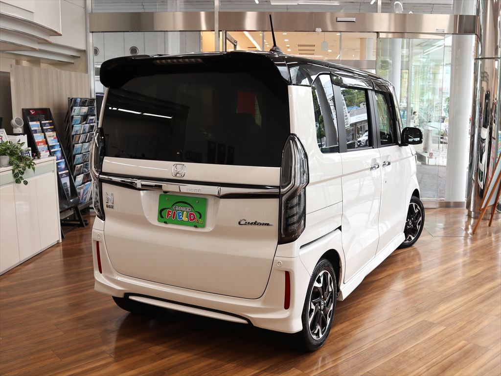 ホンダ　N-BOXカスタム