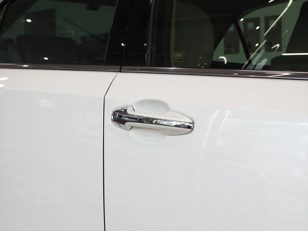 トヨタ　クラウンハイブリッド